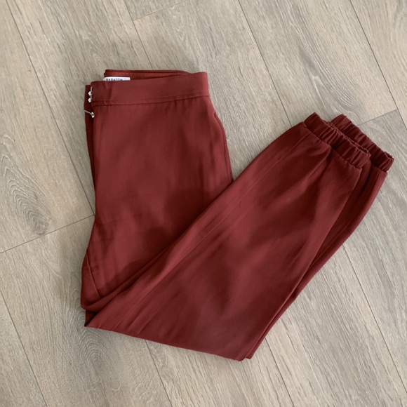 Babaton Forbes Jogger | Aritzia - Picture 7 of 9